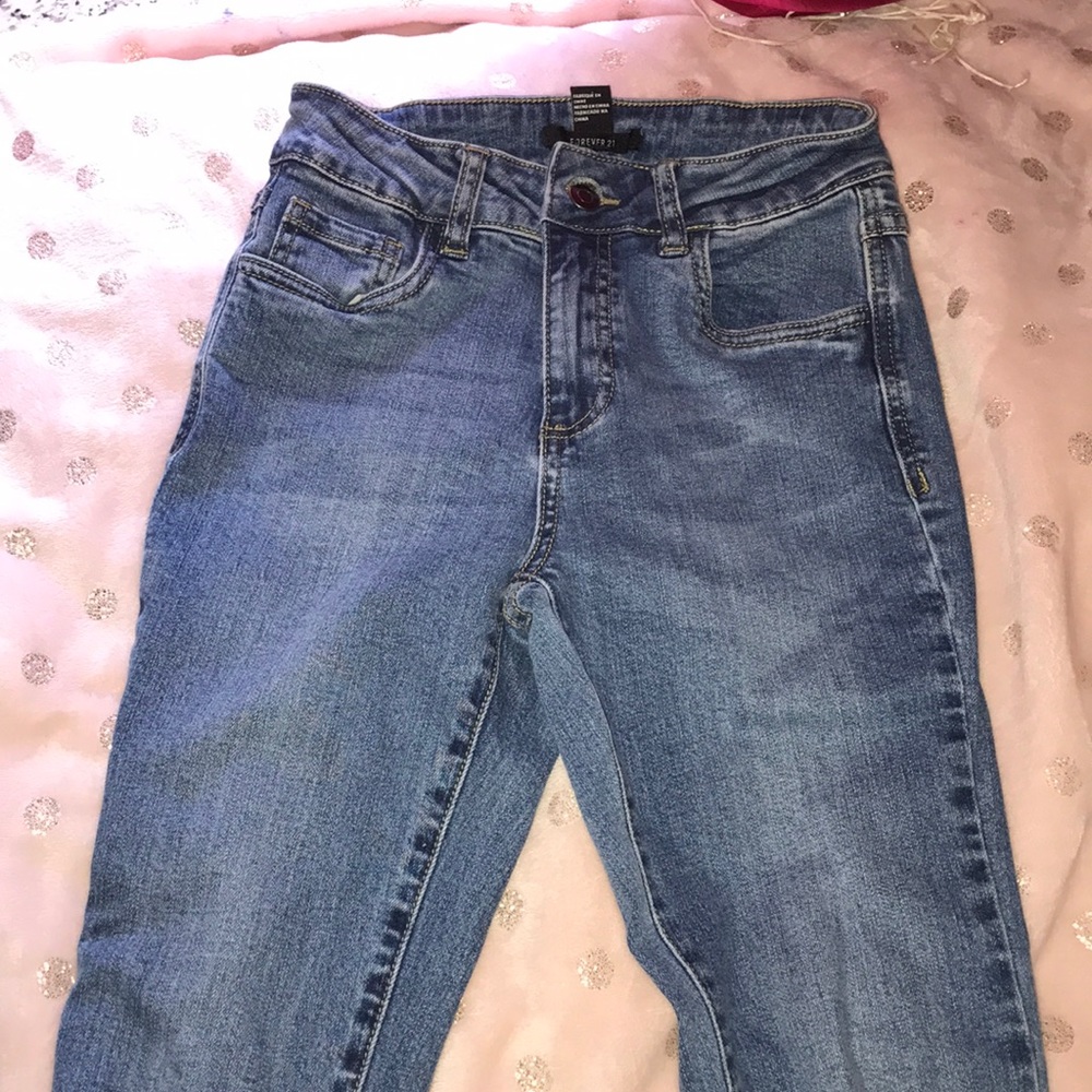 Forever 21 High waisted Capri denim Jeans